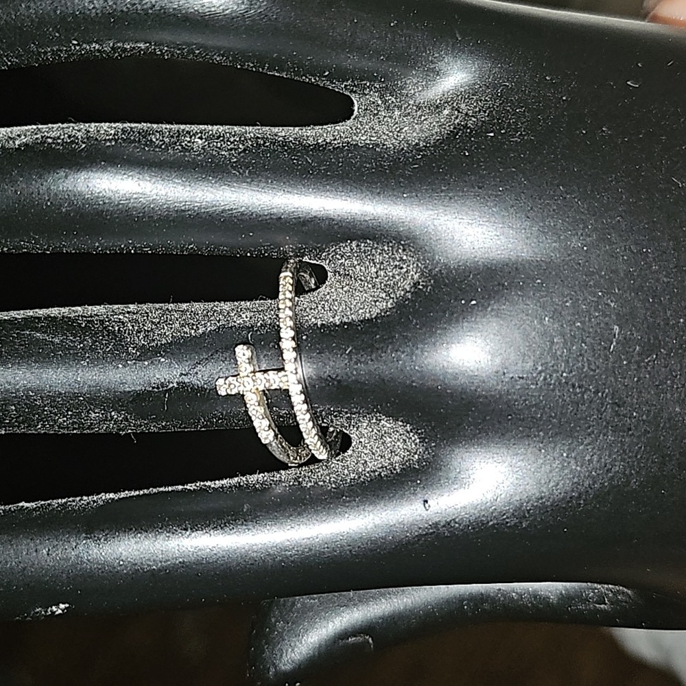 Diamond Cross Ring - Picture 3 of 6